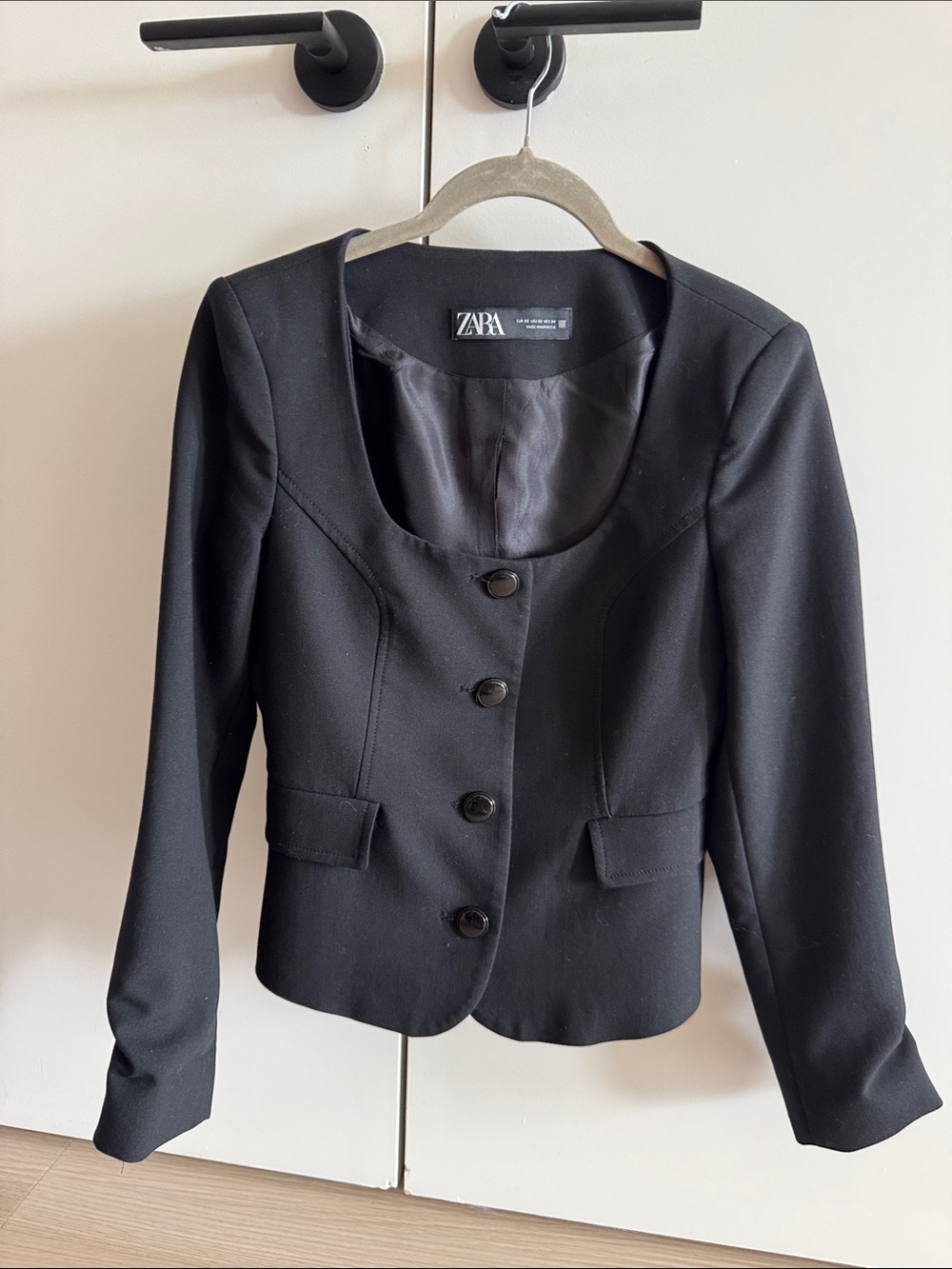 ZARA Black Women's Scoop-Neck Blazer with shoulder pads